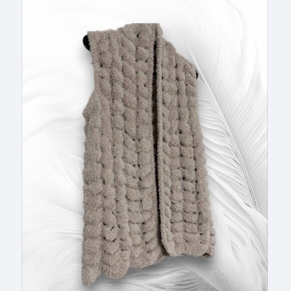 Cozy Textured Fuzzy Knit Sleeveless Vest - Picture 6 of 8